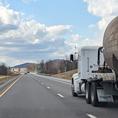 La Salle, TX – I-35 Crash Involving Pickup and Tractor-Trailer Kills One